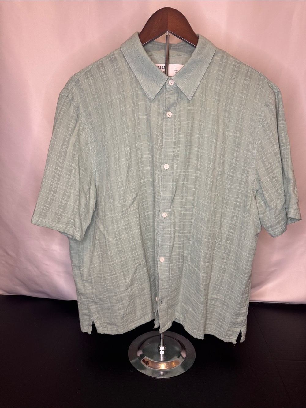 Hollister Short-Sleeve Button-Down Shirt - Sage Green men’s medium